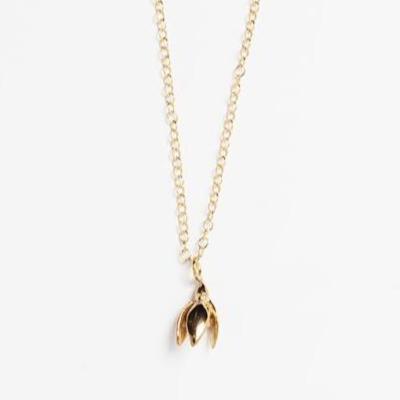 18ct gold vermeil snowdrop necklace with a delicate satin finish.