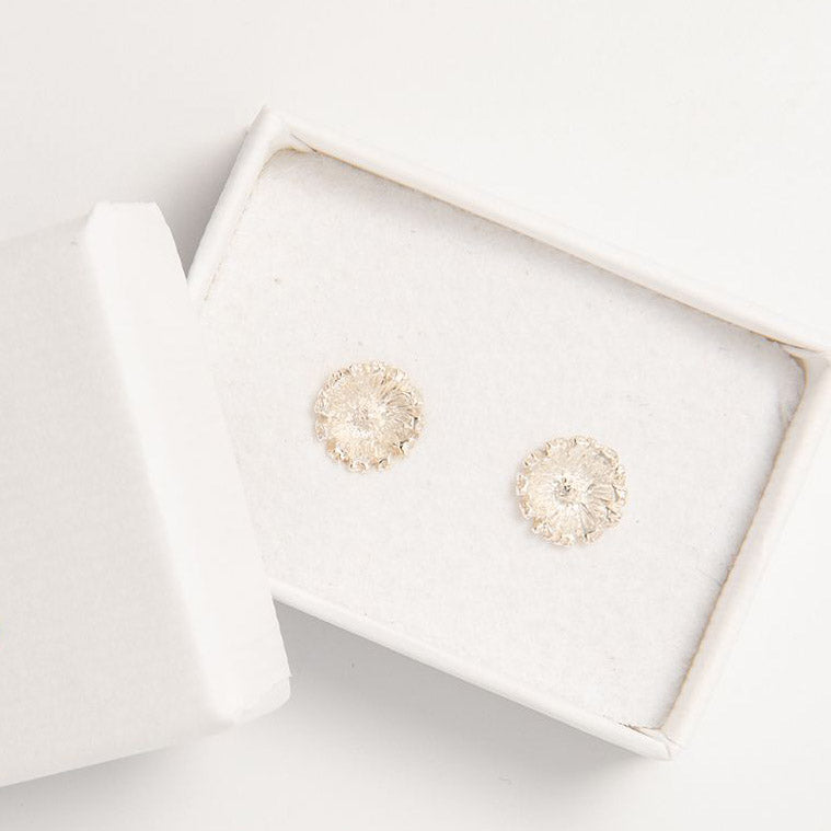 Blackbird Jewellery Gift Box with Daisy Stud Earrings – Floral Jewellery Gift