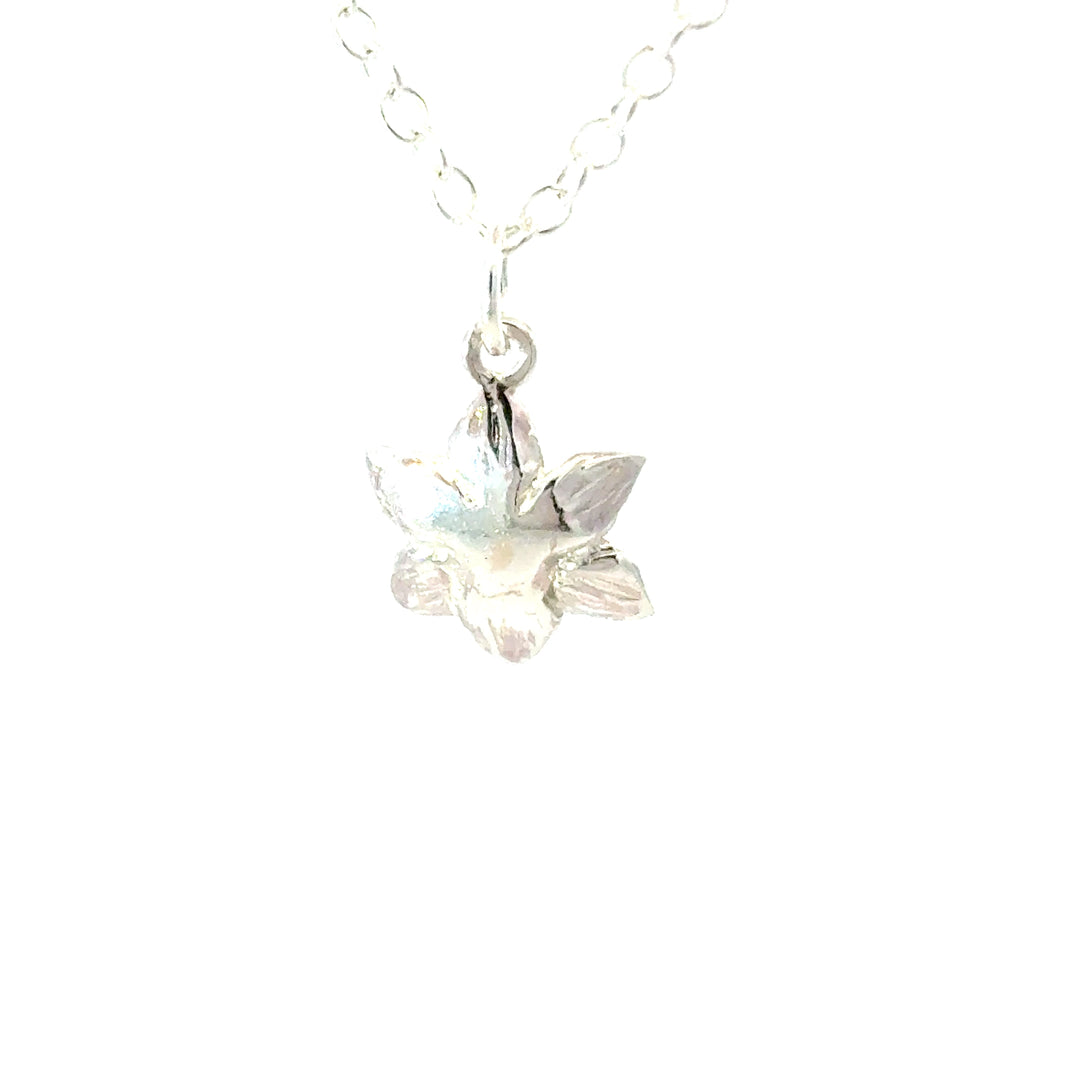Blackbird Jewellery Sterling silver daffodil bloom necklace inspired by the March birth flower and the national flower of Wales back view
