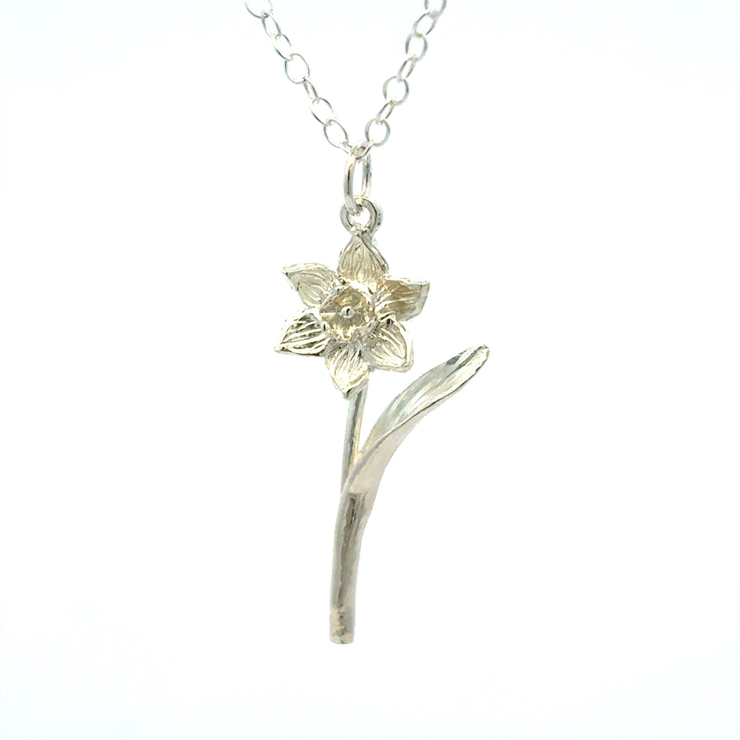 Blackbird Jewellery sterling silver daffodil bloom necklace inspired by the national flower of Wales.