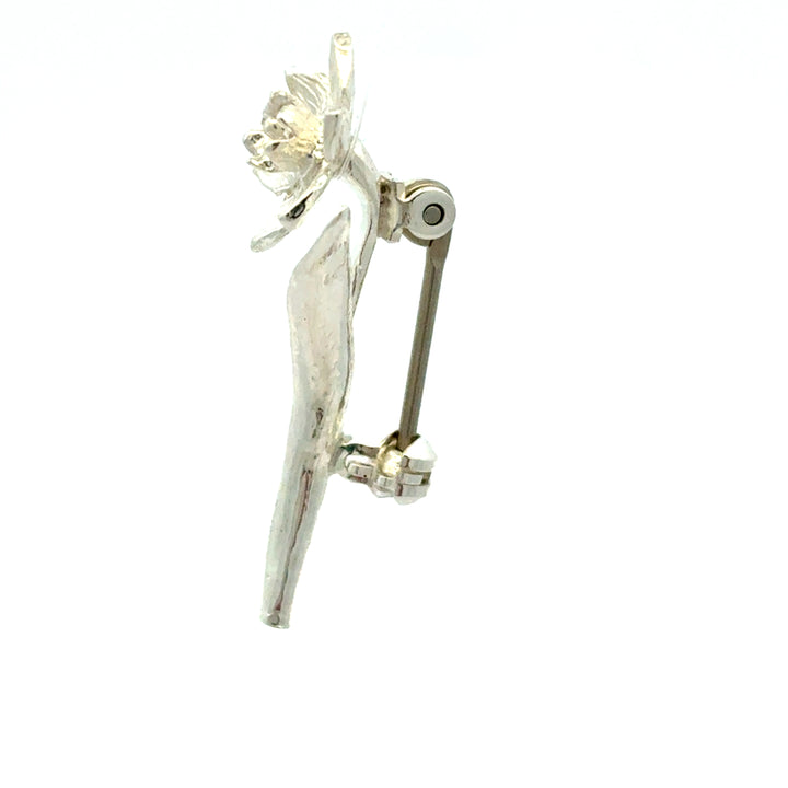 Blackbird Jewellery sterling silver daffodil brooch pin inspired by the March birth flower and national flower of Wales side view