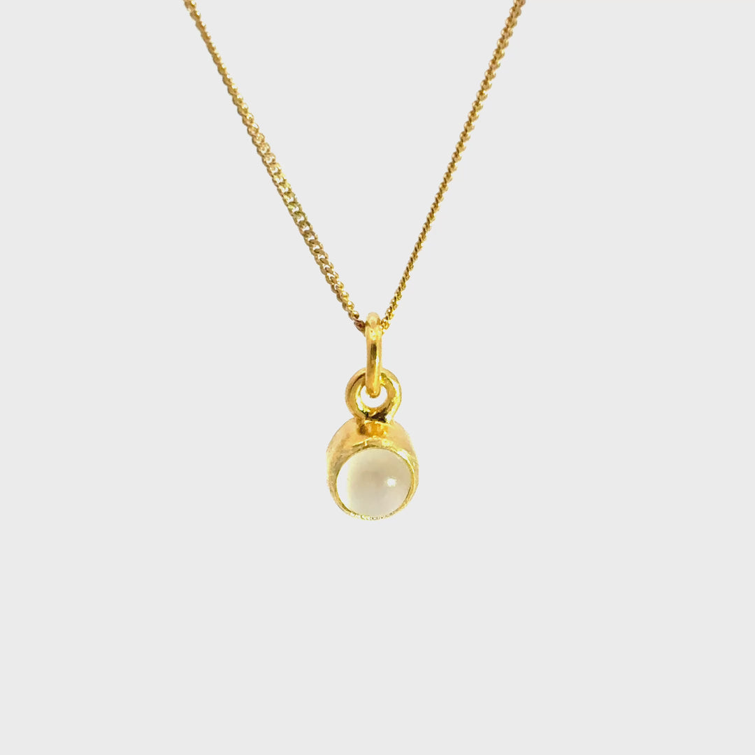 Blackbird Jewellery 18ct Gold Vermeil Moonstone Necklace with June birthstone turnaround 