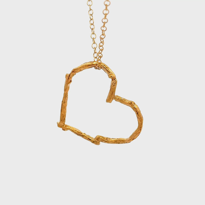 Blackbird-Jewellery-18ct-Gold-Vermeil-Twig-Heart-Necklace-video