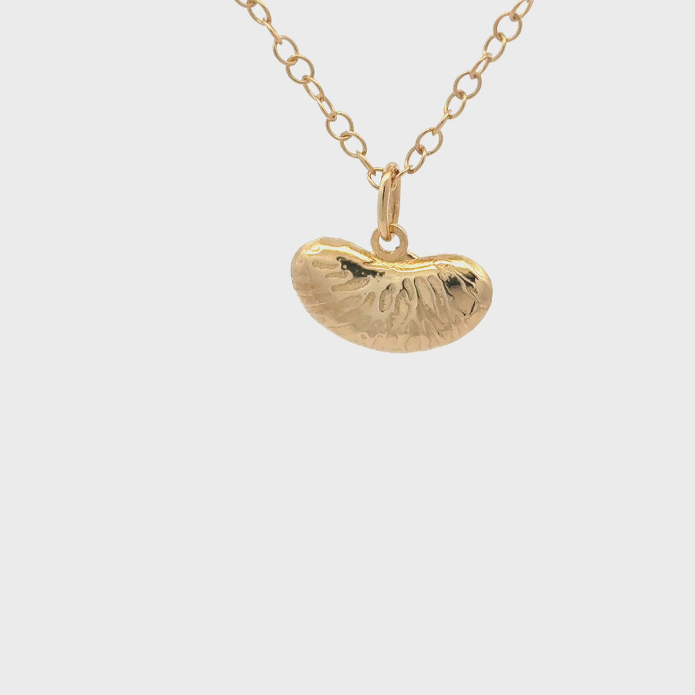blackbird-jewellery-18ct-gold-vermeil-kidney-bean-necklace-detail-video